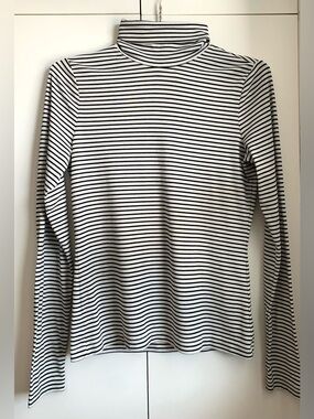 H&M Black and White Striped Turtleneck Long-Sleeve Top